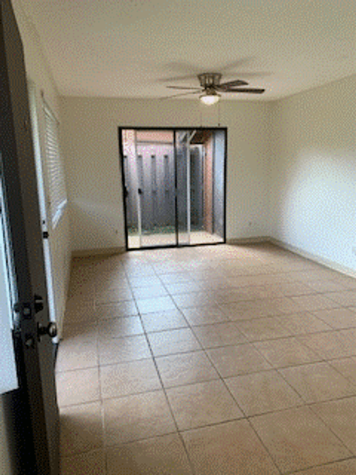 2069 California Ave #17C - Photo 3 of 20