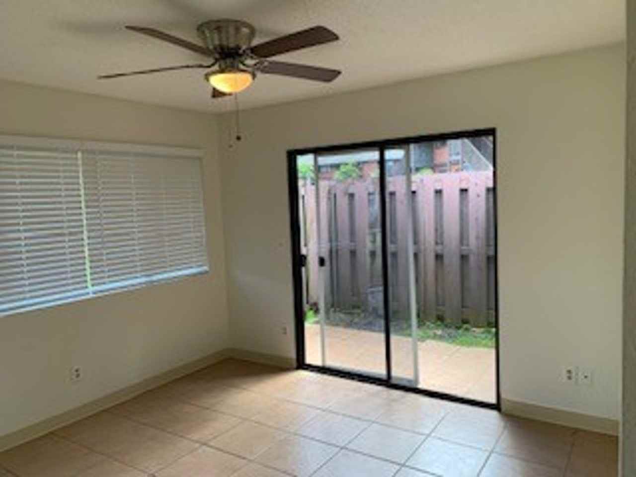 2069 California Ave #17C - Photo 4 of 20