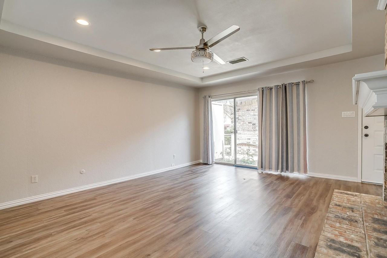 5947 Chimney Wood Cir - Photo 7 of 42