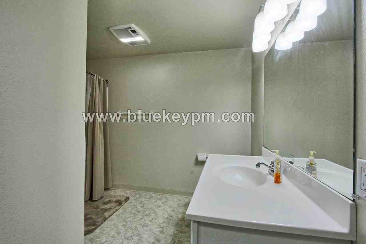 13216 Ne Salmon Creek Ave #S5 - Photo 6 of 11