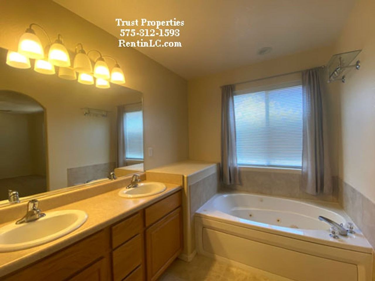 5195 Arena Dr - Photo 6 of 9
