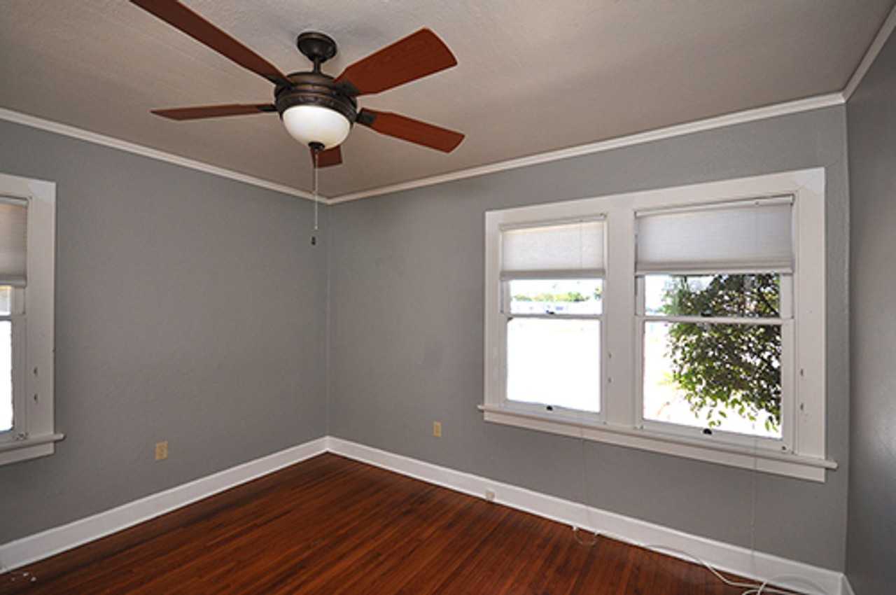 702 Leonard Ave - Photo 7 of 17