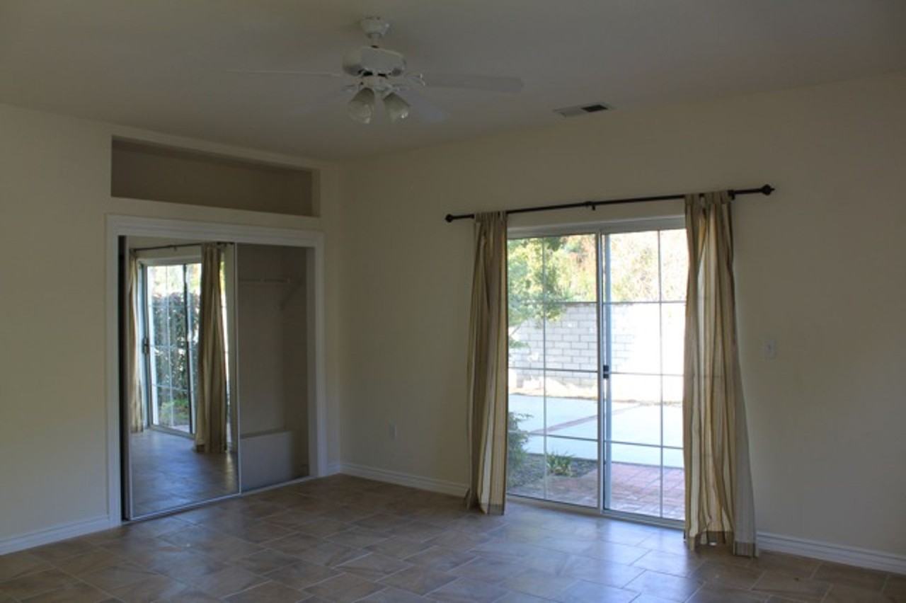 4527 Hollister Ave - Photo 7 of 14