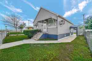 featured image of 2842 Schrage Ave