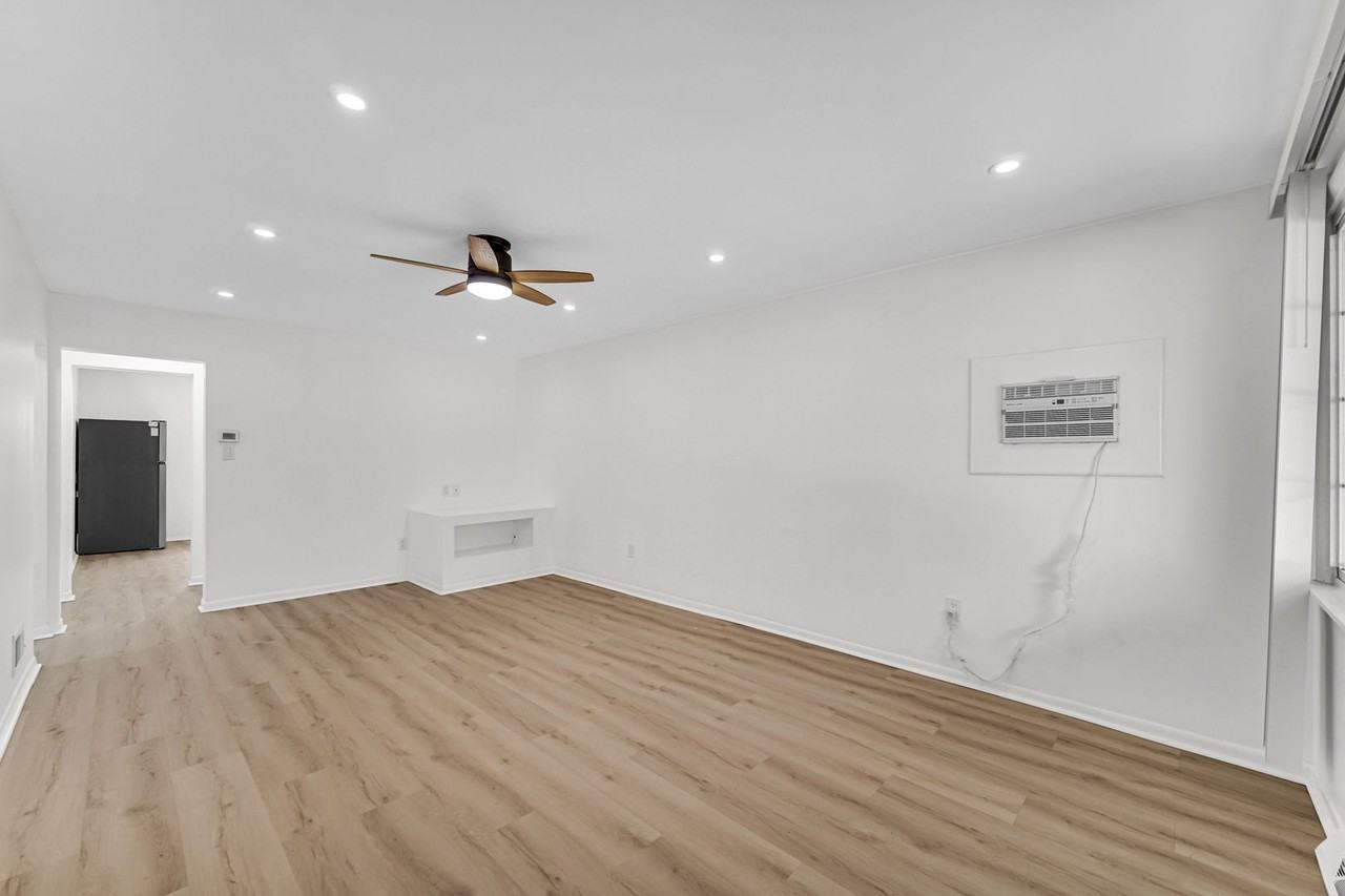 2842 Schrage Ave - Photo 5 of 16