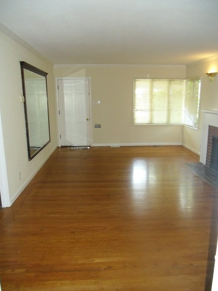 20900 Birch St - Photo 3 of 9