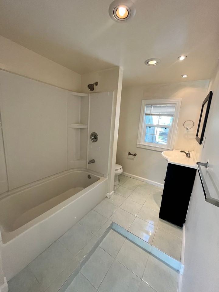 20900 Birch St - Photo 5 of 9