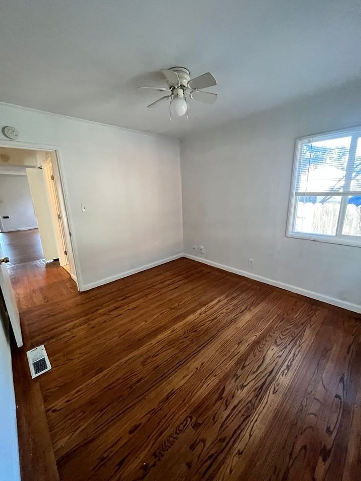 20900 Birch St - Photo 7 of 9