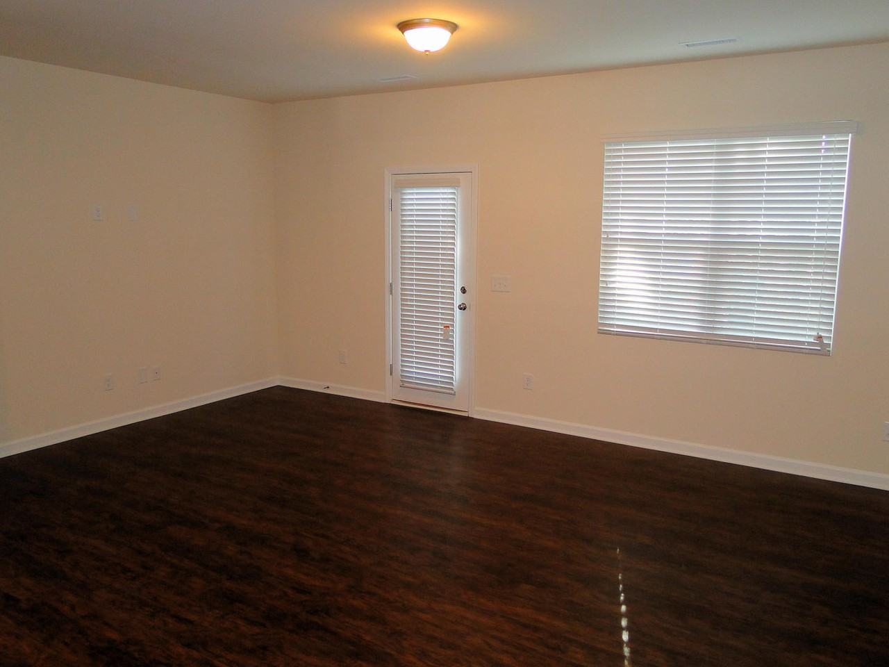 8814 Commons Townes Dr - Photo 5 of 17