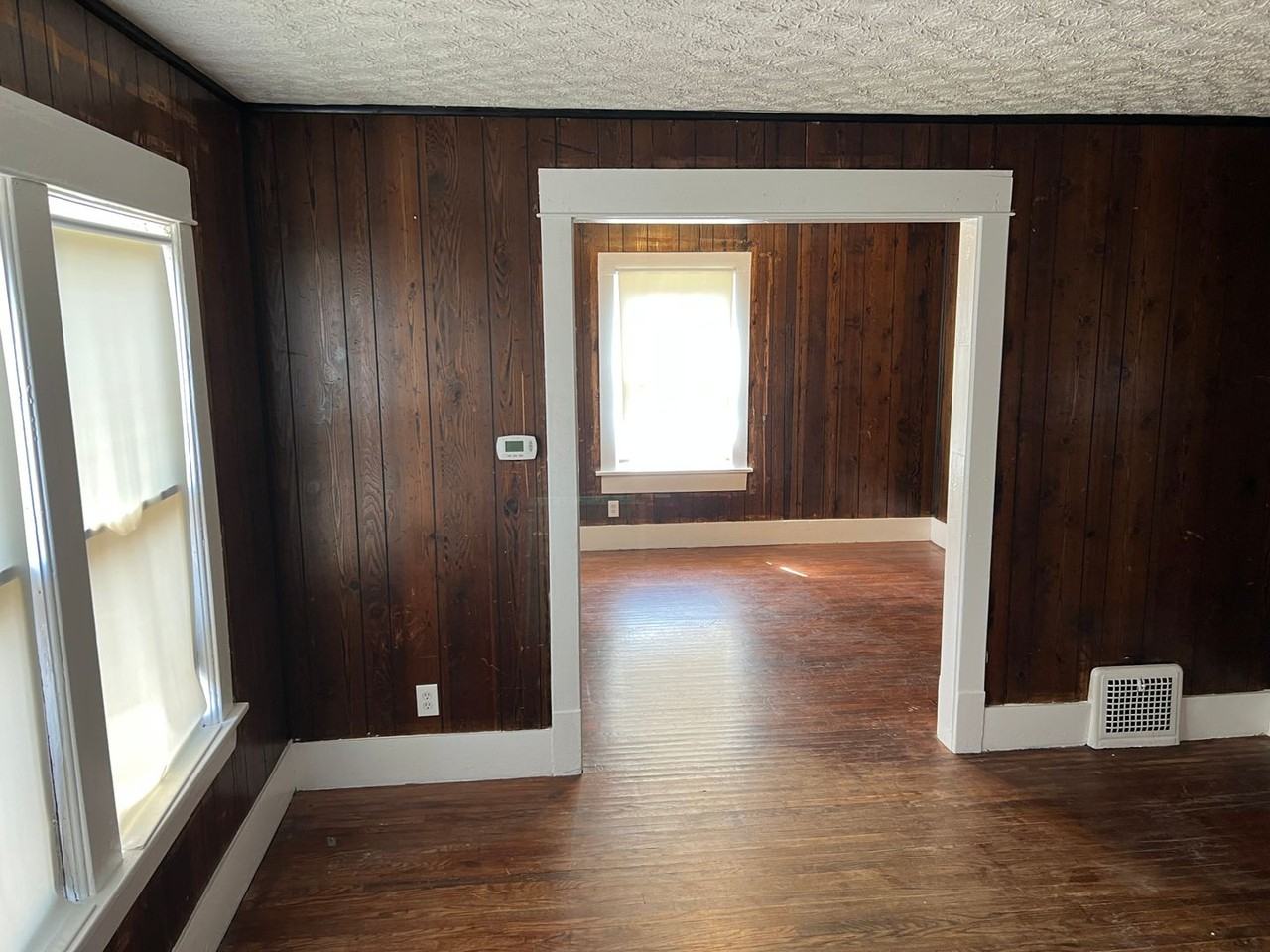 2211 18th St Ne - Photo 5 of 10