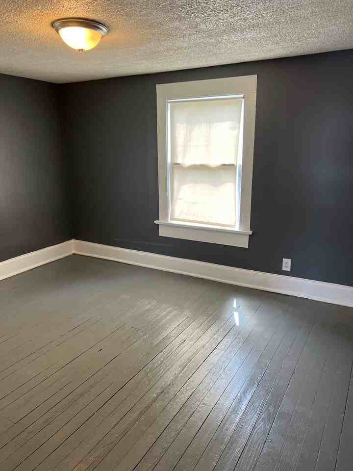 2211 18th St Ne - Photo 7 of 10