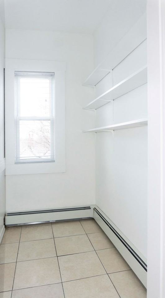 3151 Washington St - Photo 6 of 9