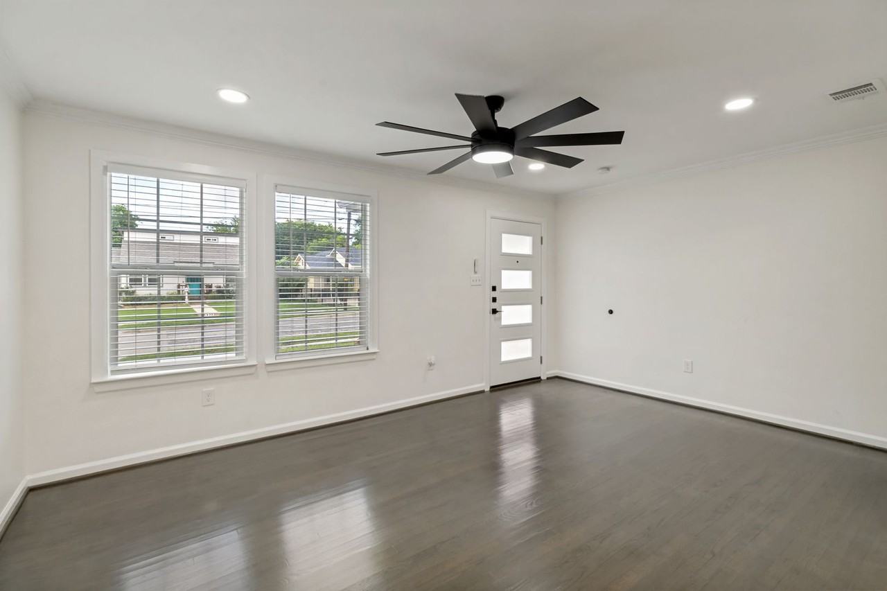 6502 Howard Ave - Photo 7 of 12