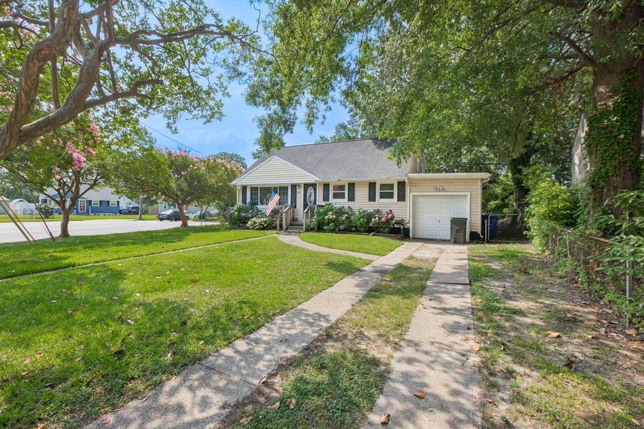 1261 River Oaks Dr - Photo 2 of 32