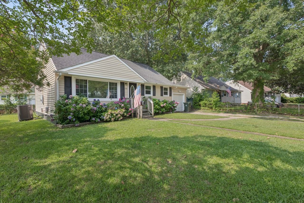 1261 River Oaks Dr - Photo 3 of 32
