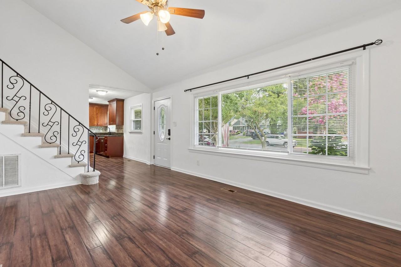 1261 River Oaks Dr - Photo 6 of 32