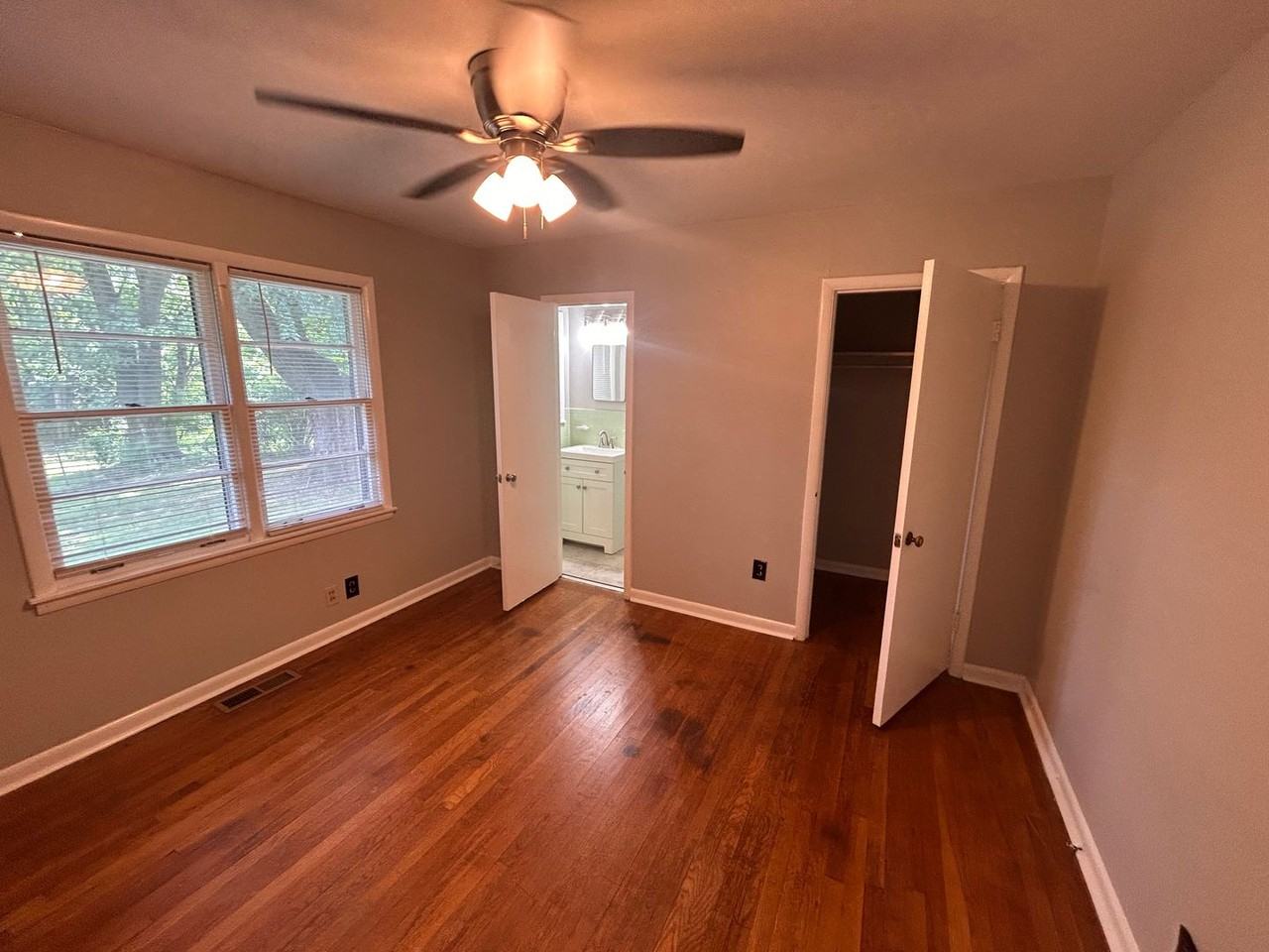 4107 Arlington Cir Nw - Photo 5 of 8