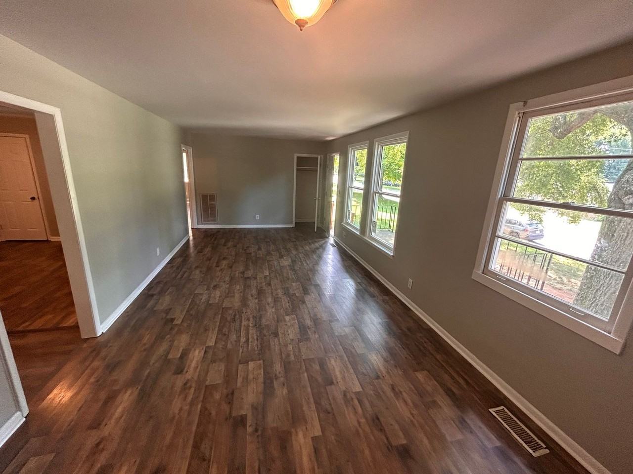 4503 Lakeview Dr Nw - Photo 2 of 12