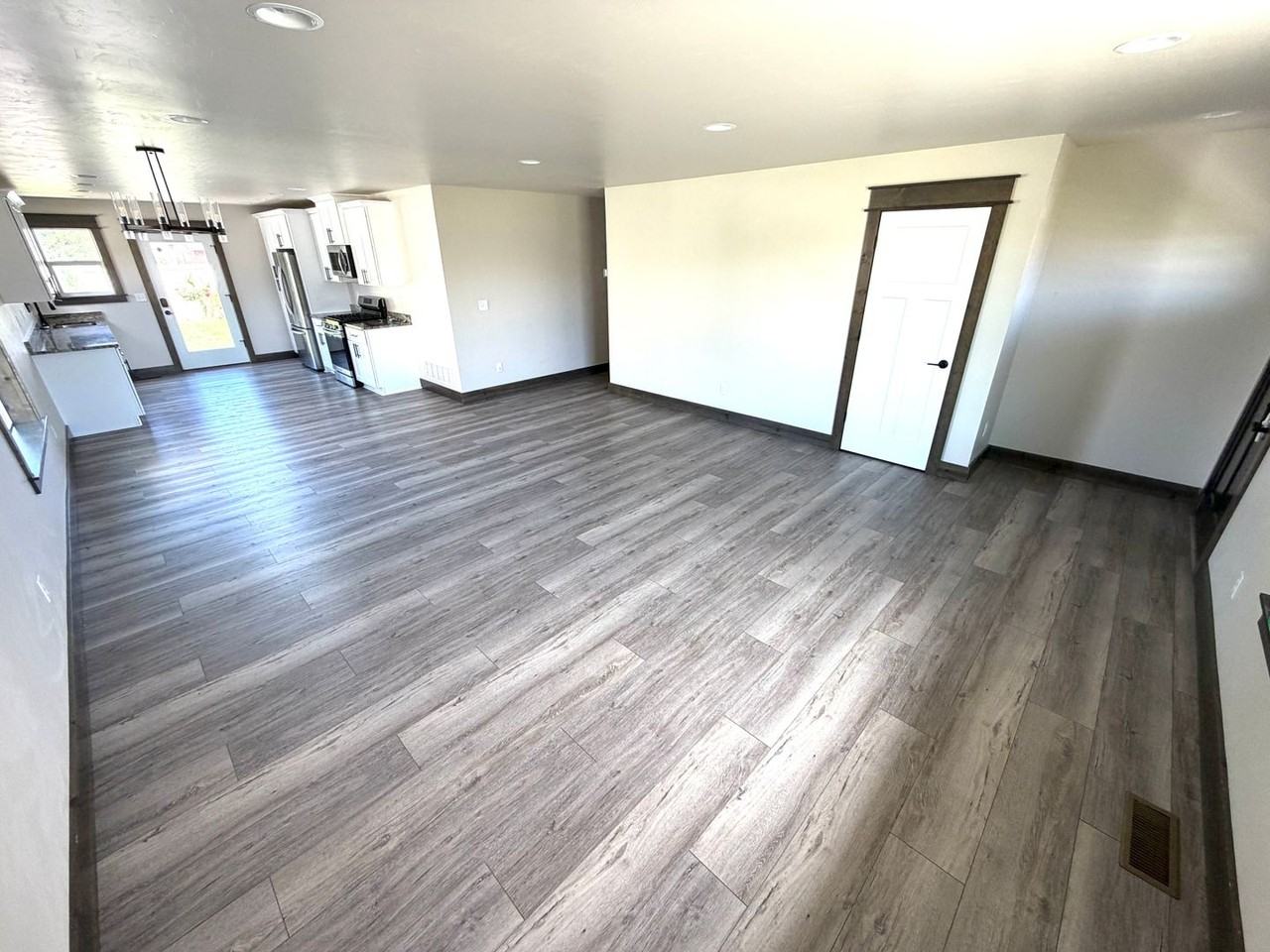 2865 Ashley Ave - Photo 3 of 15