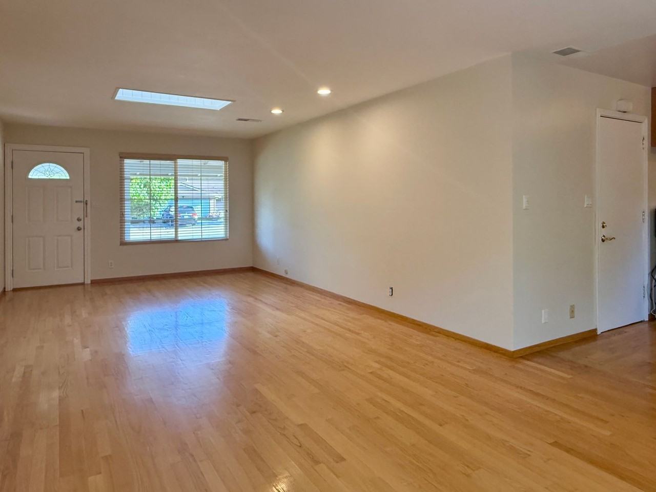 4501 Alex Dr - Photo 4 of 14