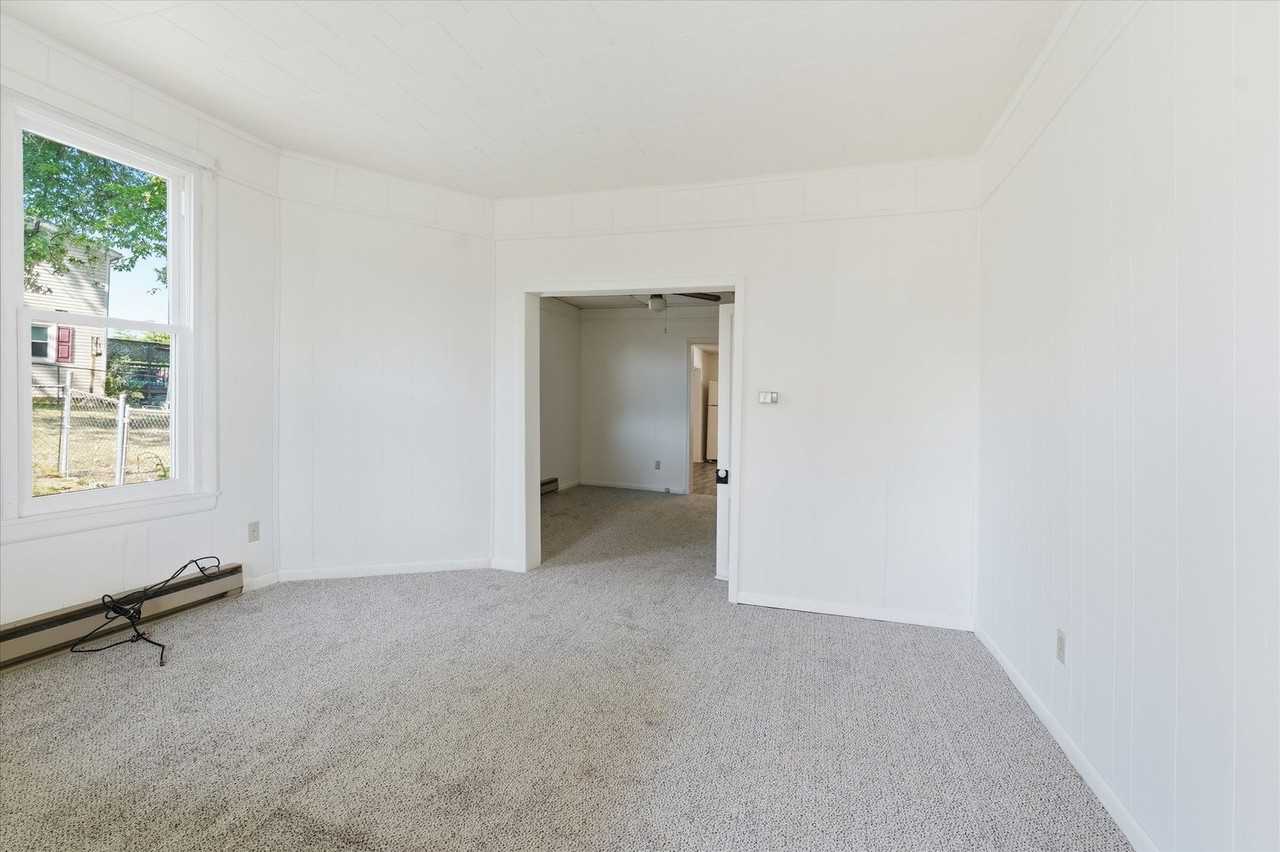 815 N Maple Ave - Photo 2 of 48