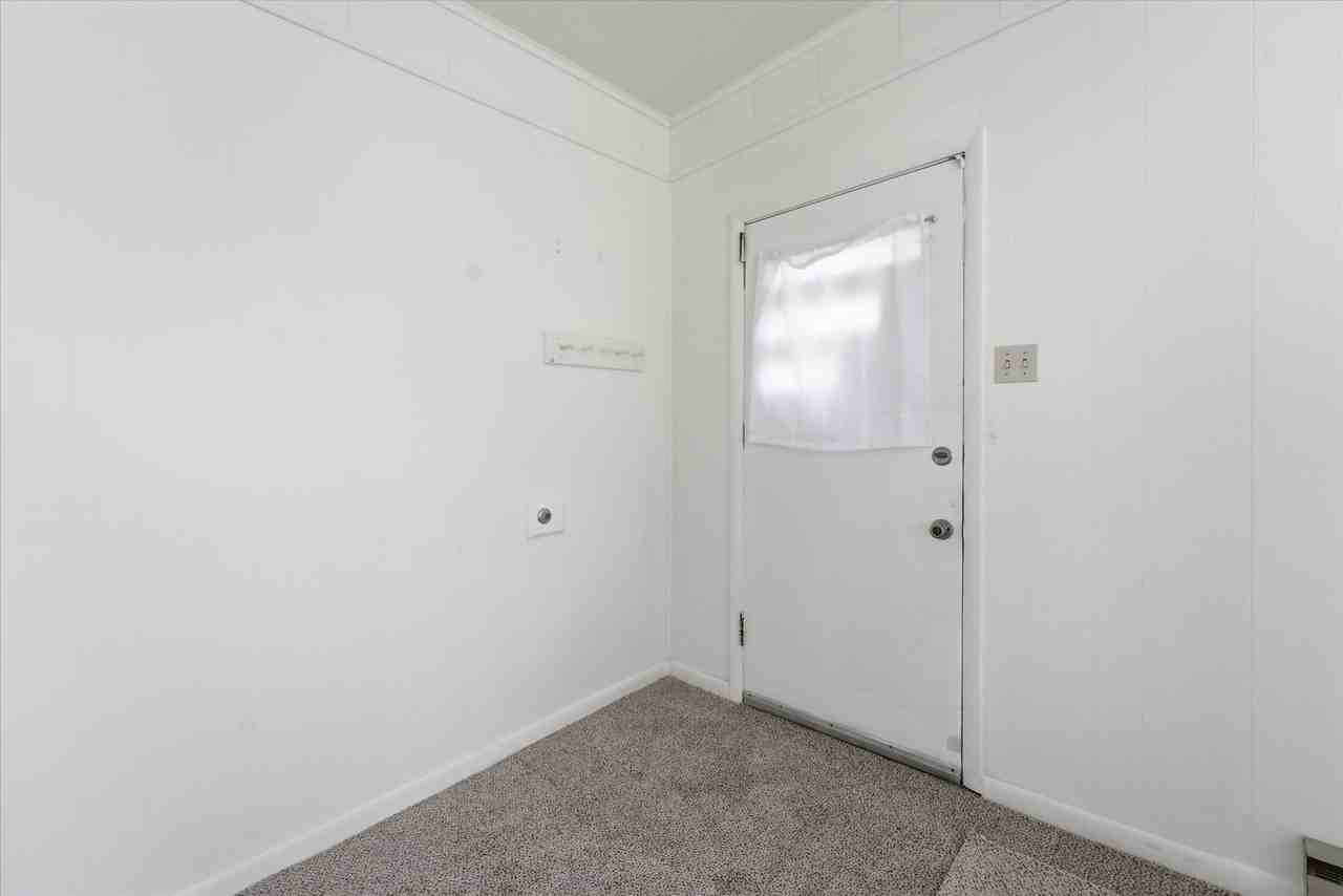 815 N Maple Ave - Photo 3 of 48
