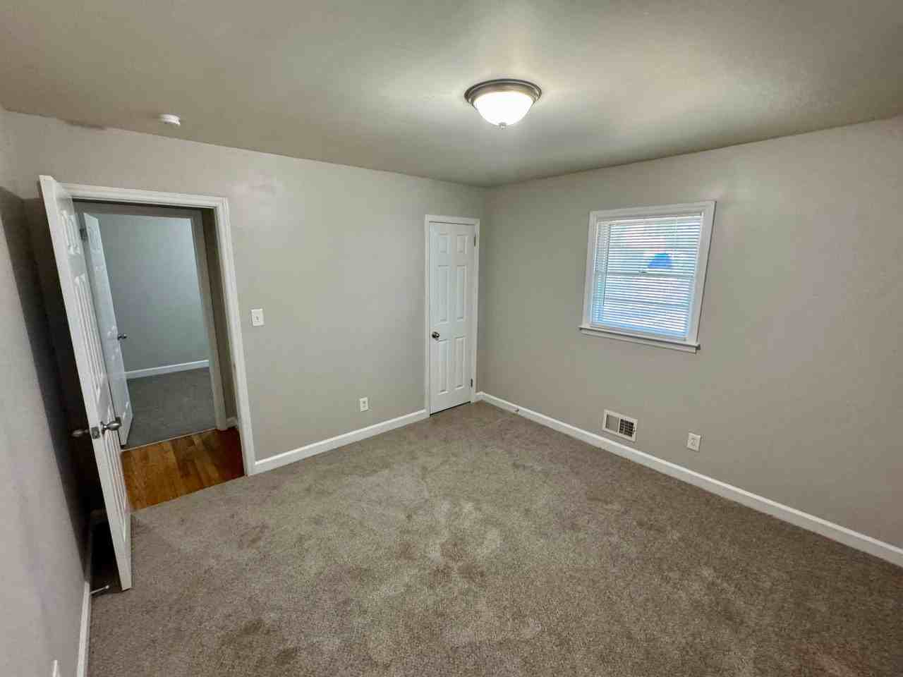 505 Locust Ln - Photo 5 of 9