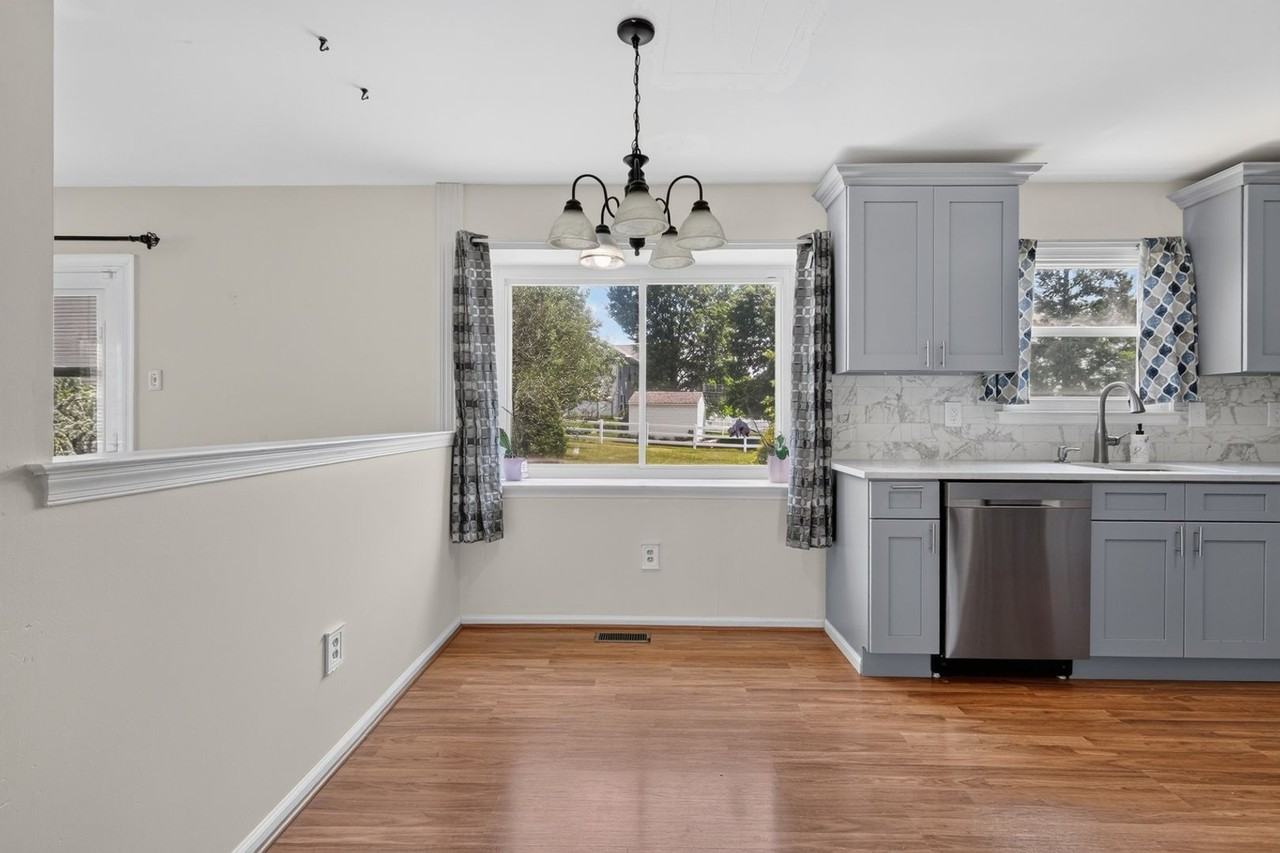402 Candlewood Way - Photo 6 of 44