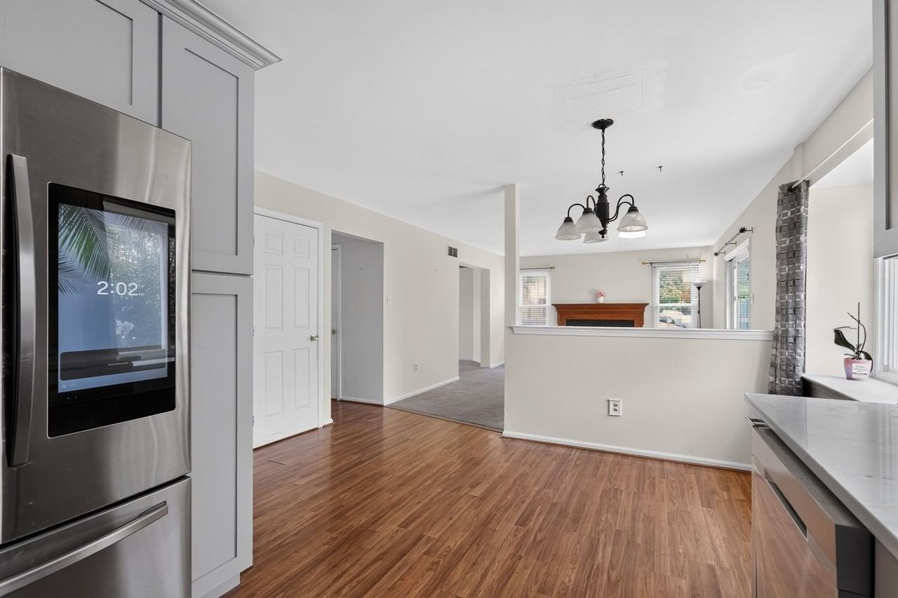 402 Candlewood Way - Photo 7 of 44