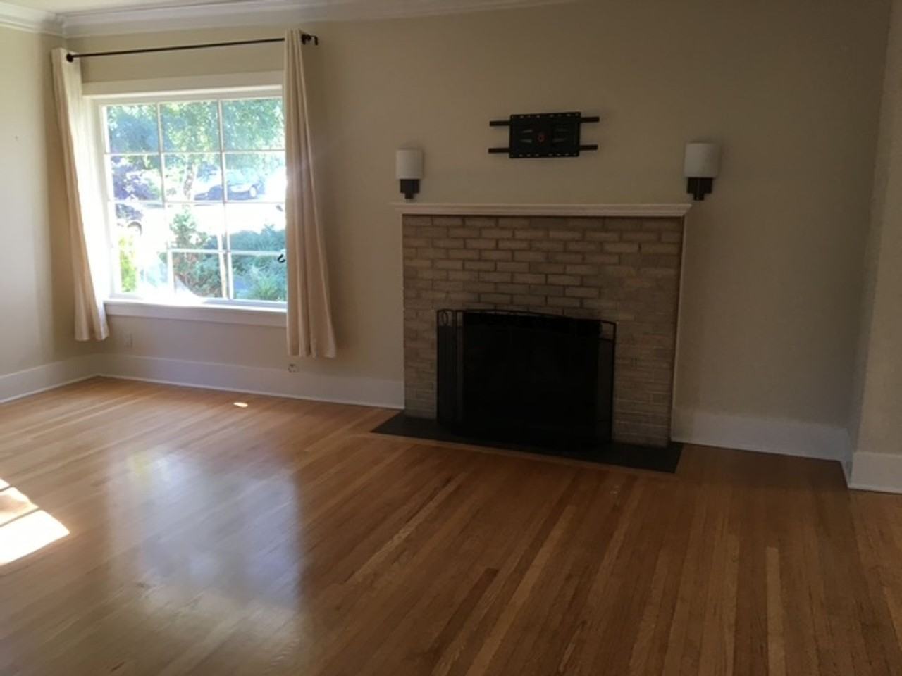 2517 1st Ave W - Photo 6 of 10