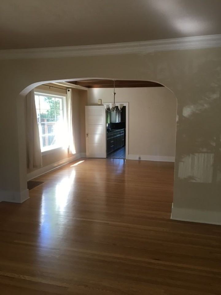 2517 1st Ave W - Photo 7 of 10