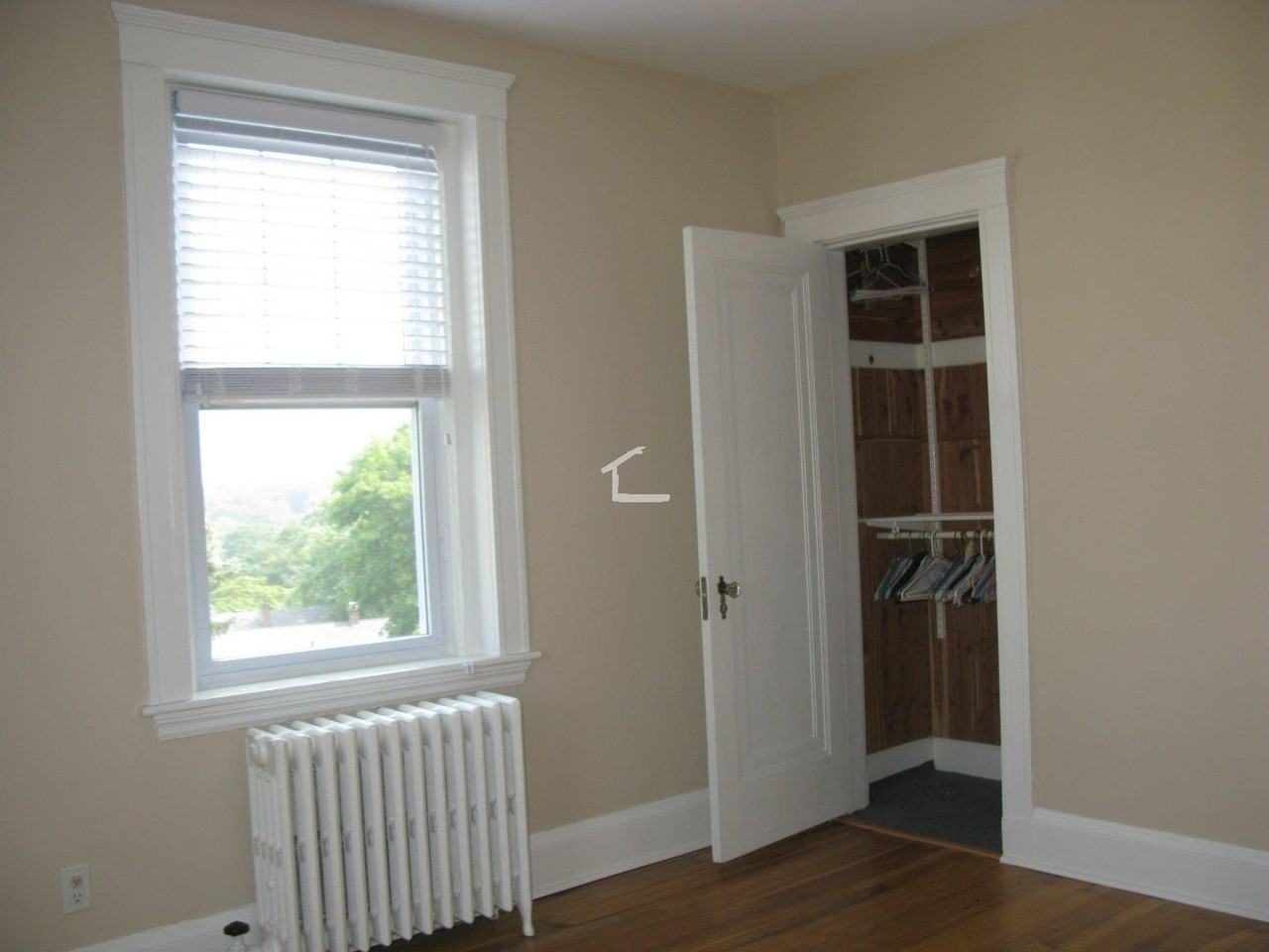 2041 Commonwealth Ave - Photo 4 of 8