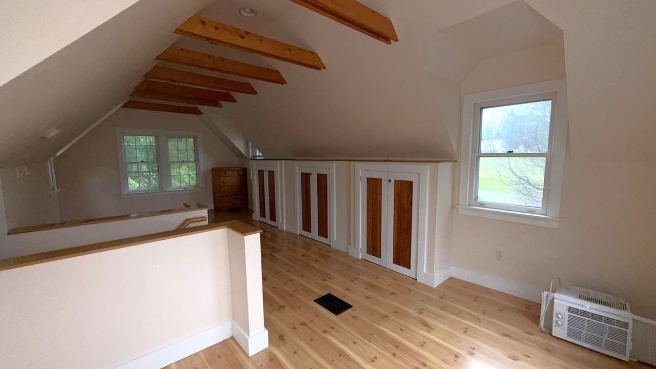 13497 Center Rd - Photo 2 of 26