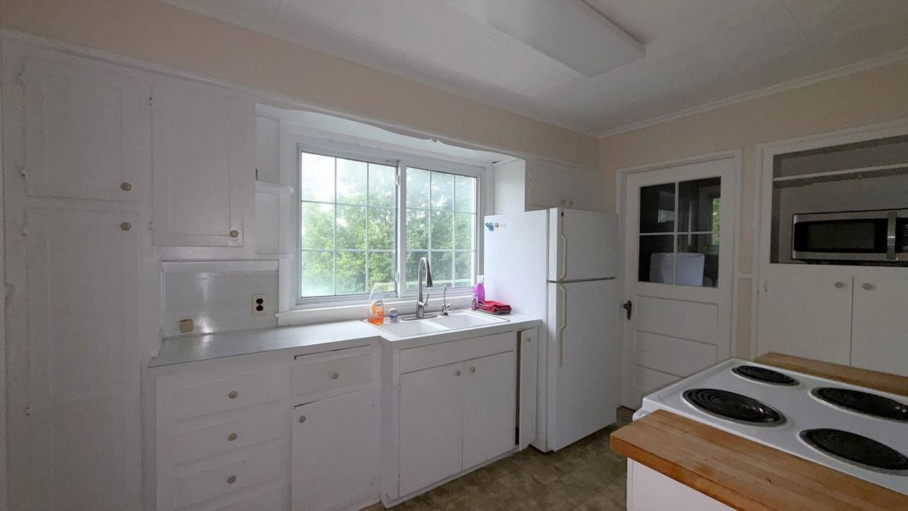 13497 Center Rd - Photo 4 of 26