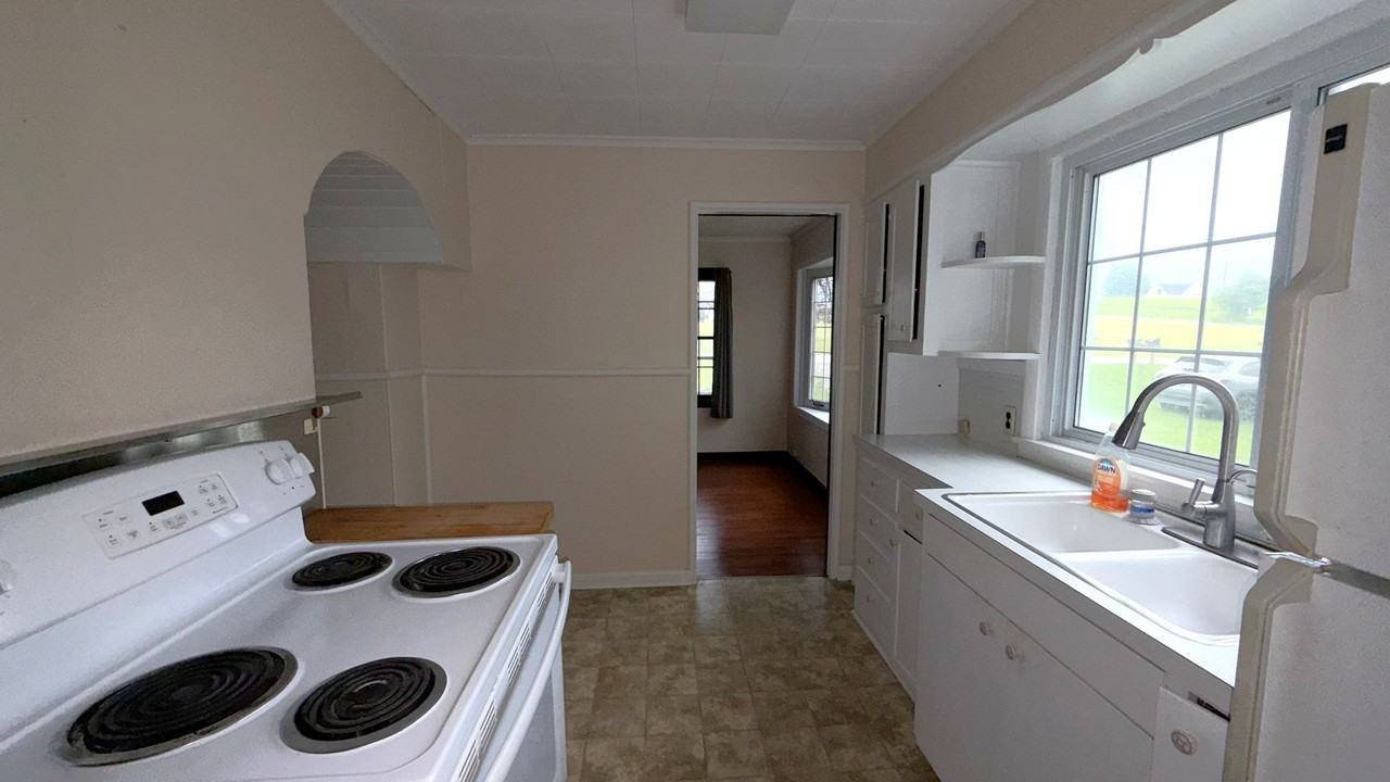 13497 Center Rd - Photo 7 of 26