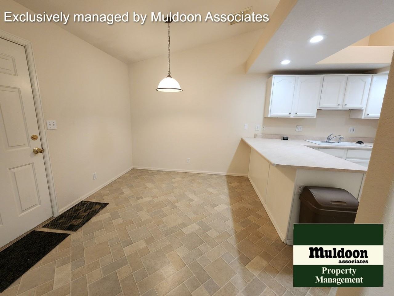 955 S Kyle Ln - Photo 4 of 15