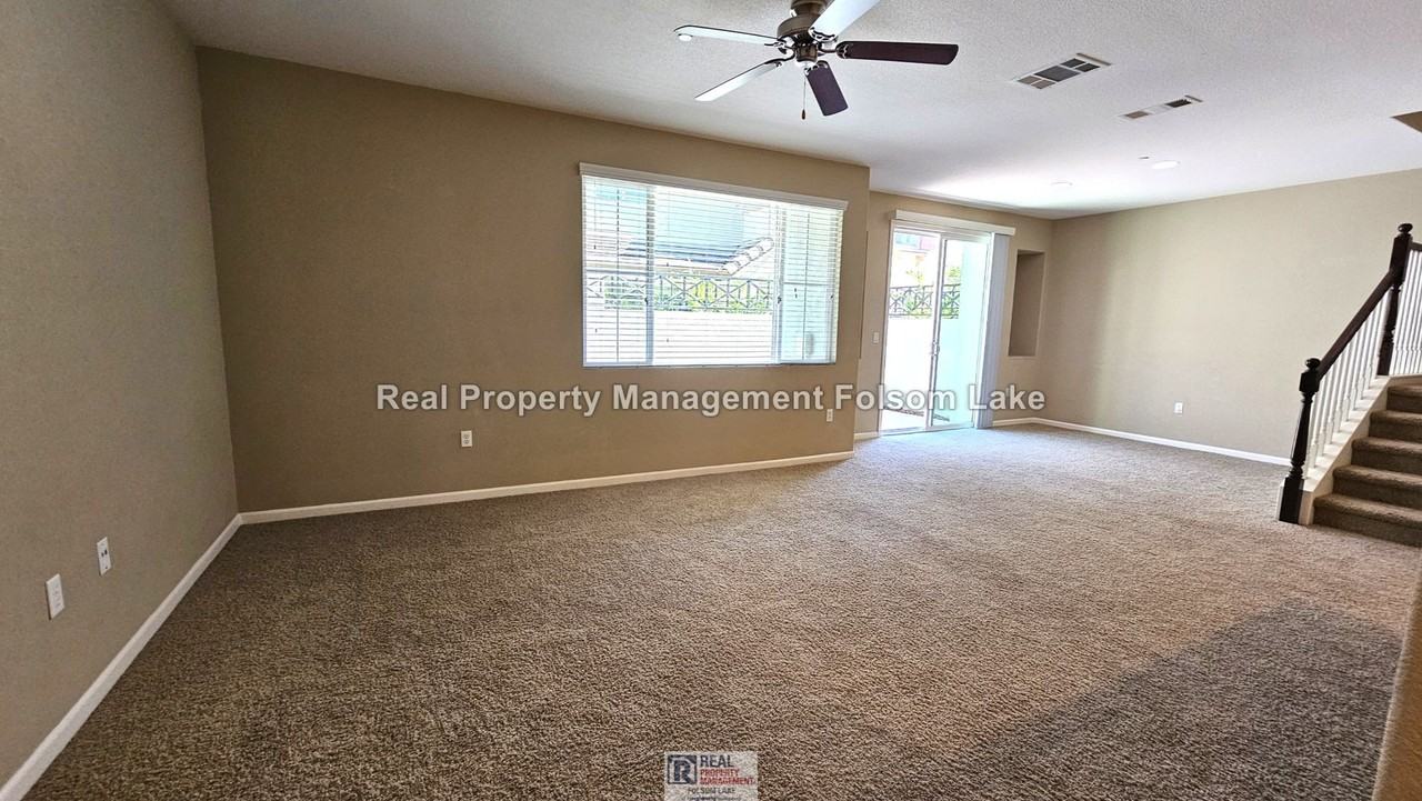 303 Cezanne Ln - Photo 2 of 22