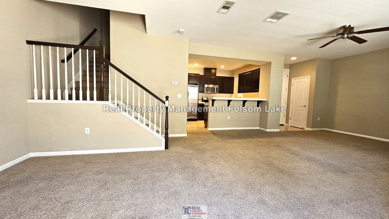 303 Cezanne Ln - Photo 3 of 22