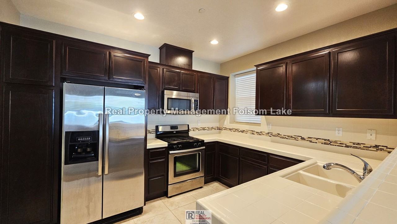 303 Cezanne Ln - Photo 5 of 22