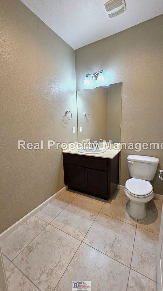 303 Cezanne Ln - Photo 7 of 22
