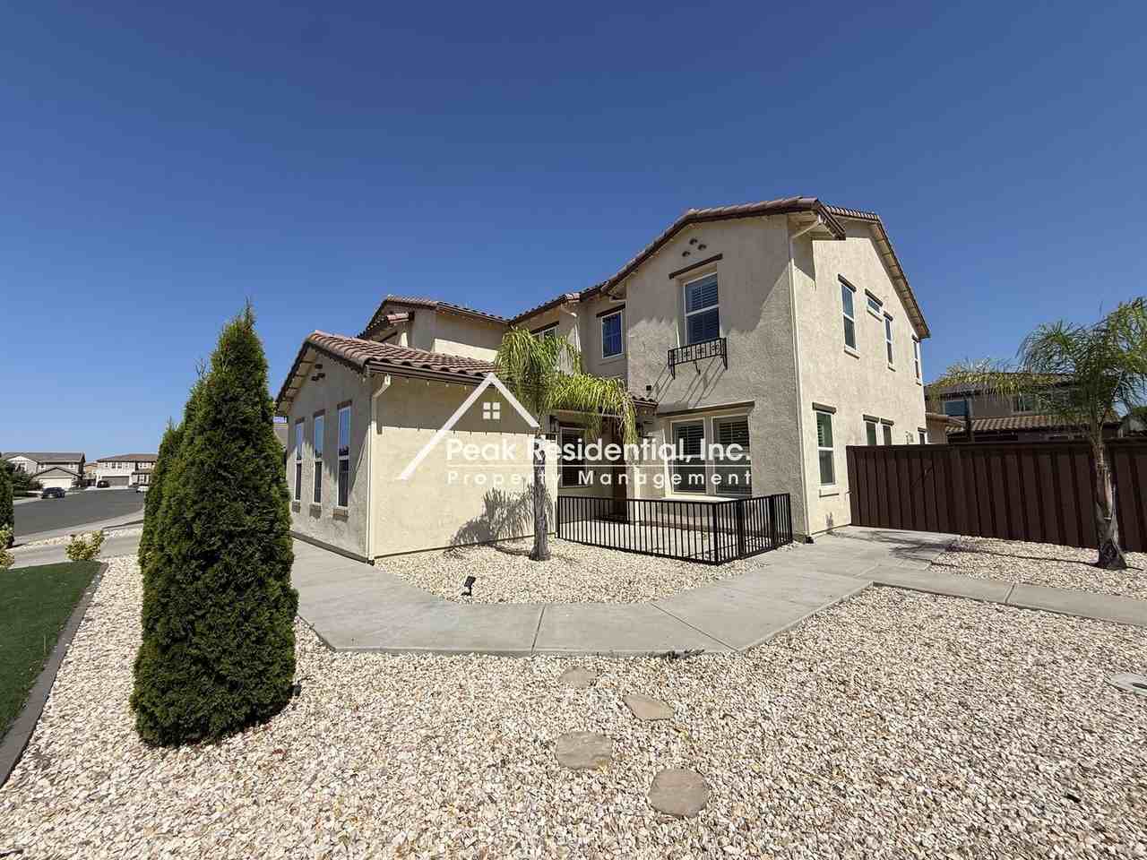 3535 Heron Ct - Photo 3 of 12