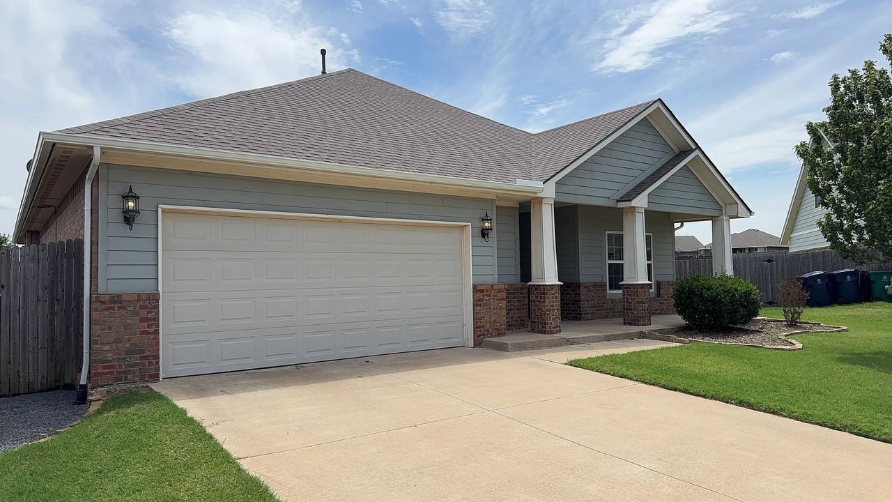 9416 Nw 91st Cir - Photo 2 of 17