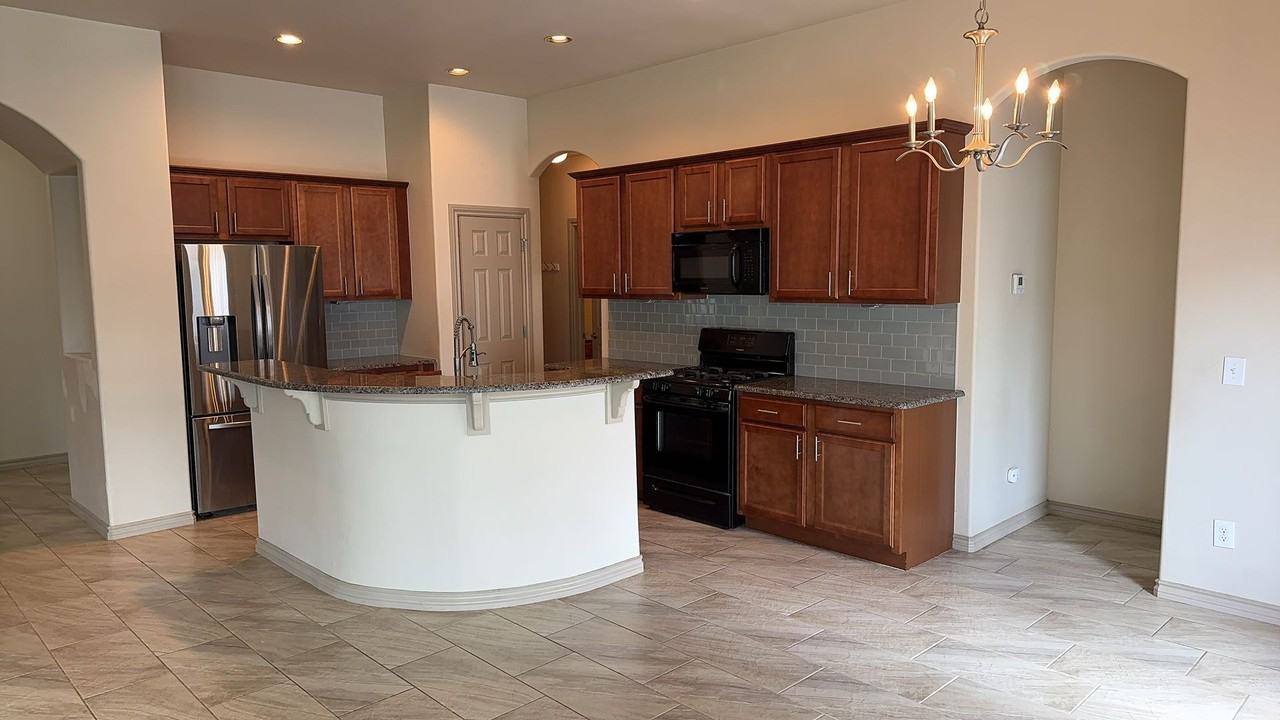 9416 Nw 91st Cir - Photo 3 of 17