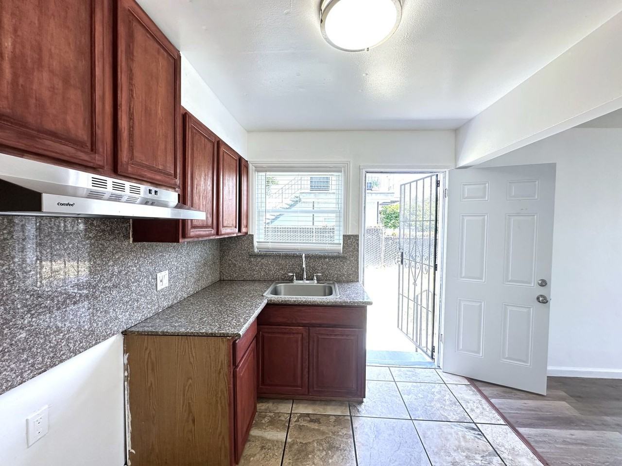 1503 88th Ave - Photo 3 of 15
