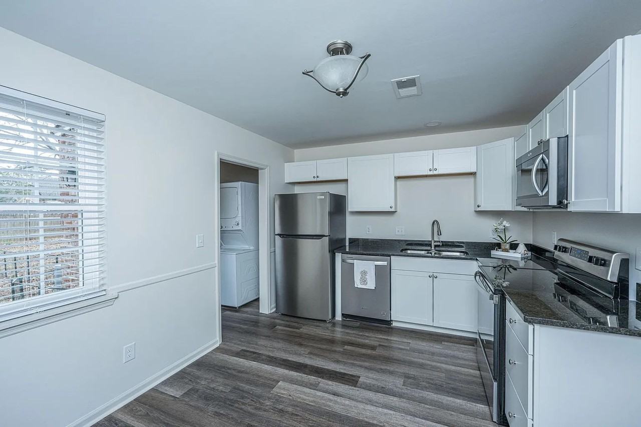 306 Crestview Dr - Photo 5 of 19