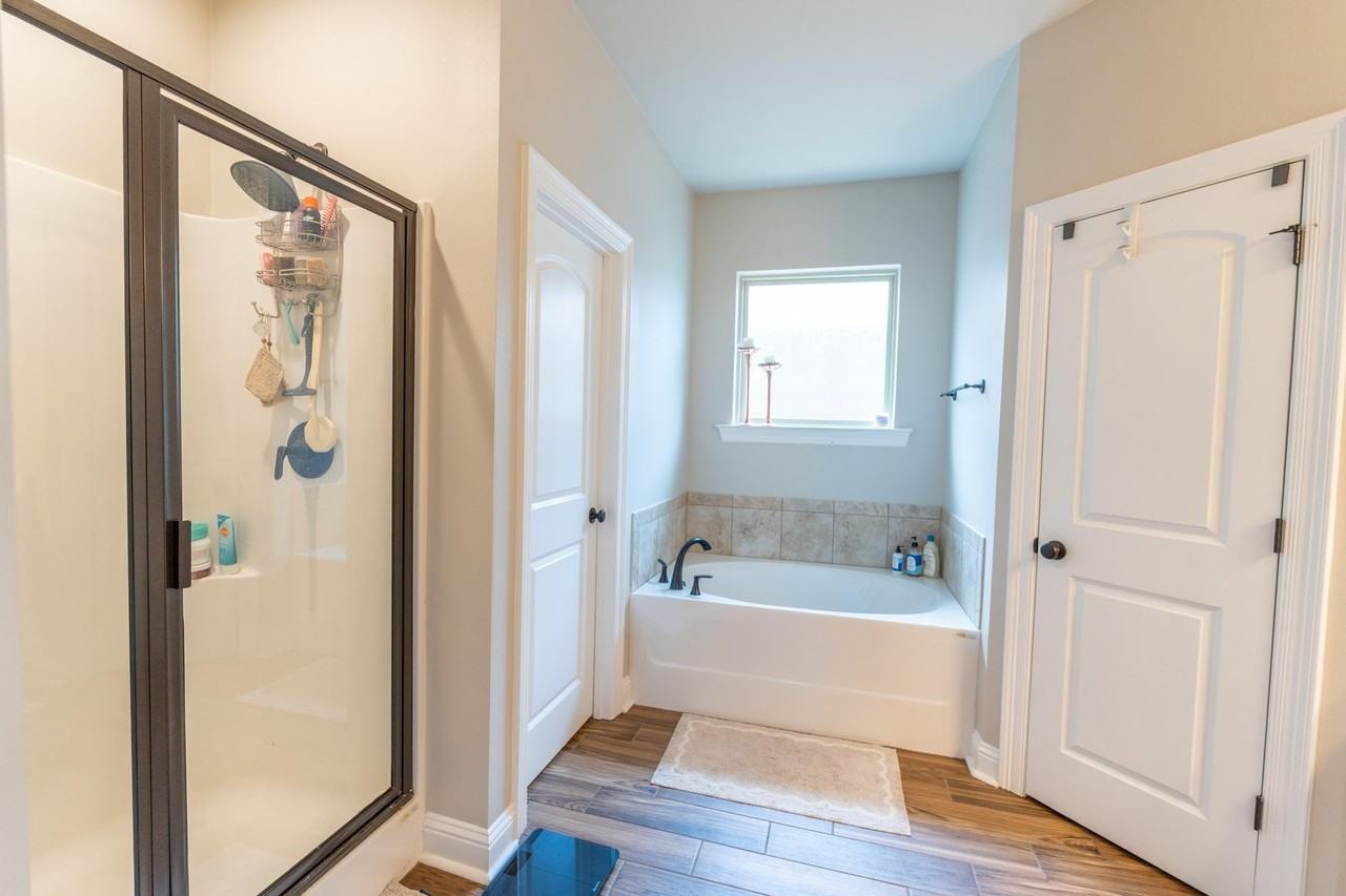 430 Mangrove Ln - Photo 5 of 9