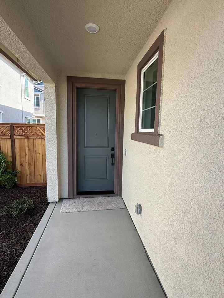 338 E Beatrice Ave - Photo 2 of 26