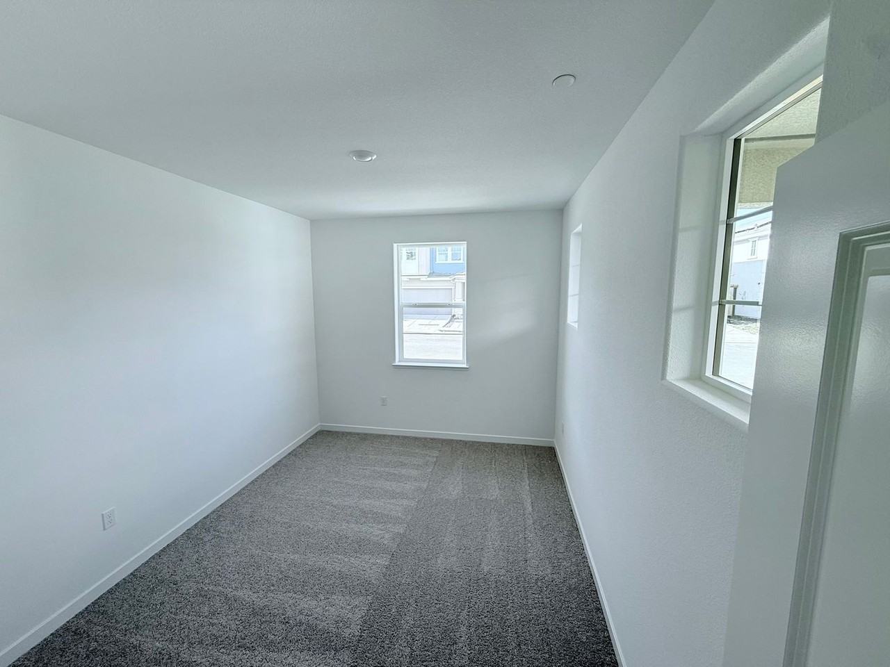 338 E Beatrice Ave - Photo 3 of 26