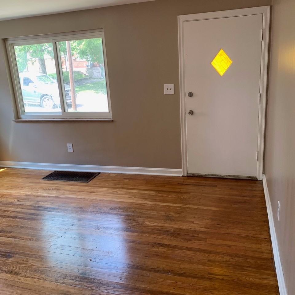 2180 Townhill Dr - Photo 6 of 42