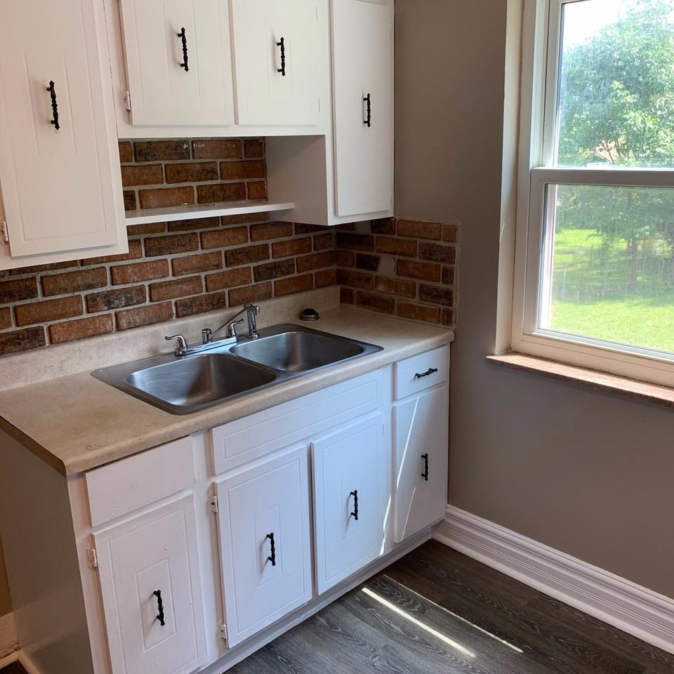 2180 Townhill Dr - Photo 7 of 42